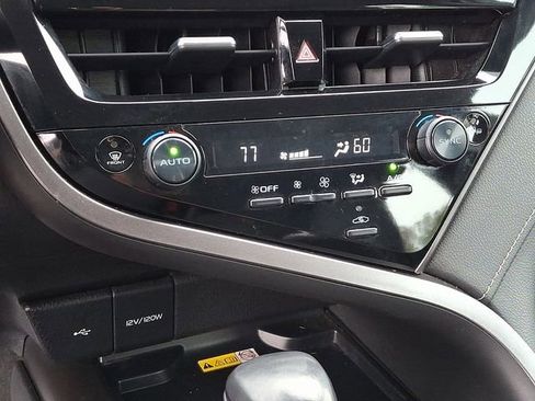 Used 2022 Toyota Camry XSE image 18