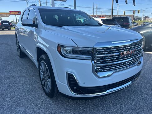 Used 2022 GMC Acadia Denali w/ Denali Technology Package FWD image 3