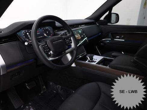 Used 2025 Land Rover Range Rover Long Wheelbase SE AWD/4WD image 9