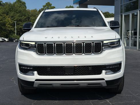 Used 2025 Jeep Wagoneer Series II AWD/4WD image 3
