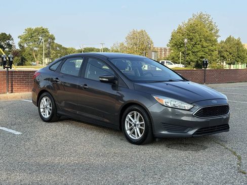 Used 2015 Ford Focus SE FWD image 34