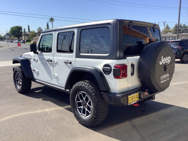 Used 2025 Jeep Wrangler Unlimited Rubicon w/ Convenience Group AWD/4WD image 22