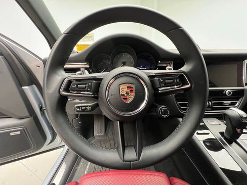 Certified 2025 Porsche Macan S AWD/4WD image 7