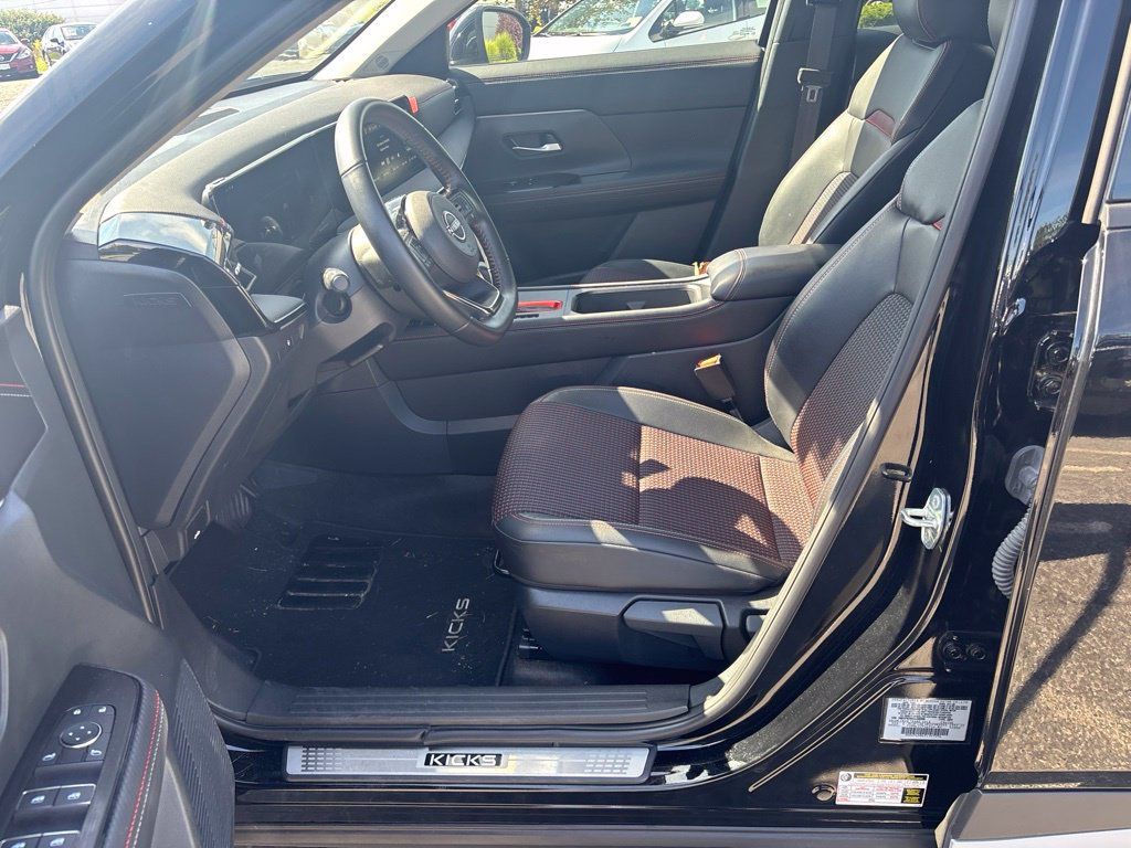 Certified 2025 Nissan Kicks SR w/ Illumination Package AWD/4WD image 11