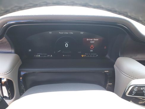 Used 2023 Lincoln Nautilus Reserve w/ Equipment Group 202A AWD/4WD image 18