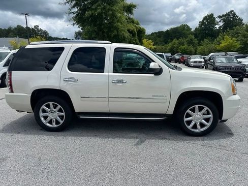 Used 2013 GMC Yukon Denali RWD image 6