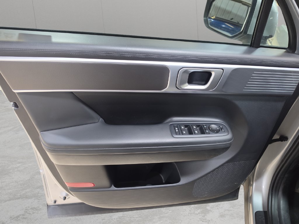Used 2025 Hyundai Santa Fe SEL AWD/4WD image 13