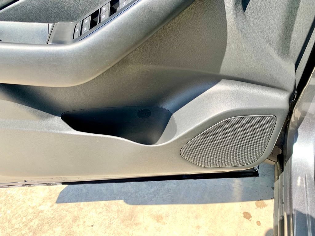 Used 2026 Nissan Rogue S FWD image 13