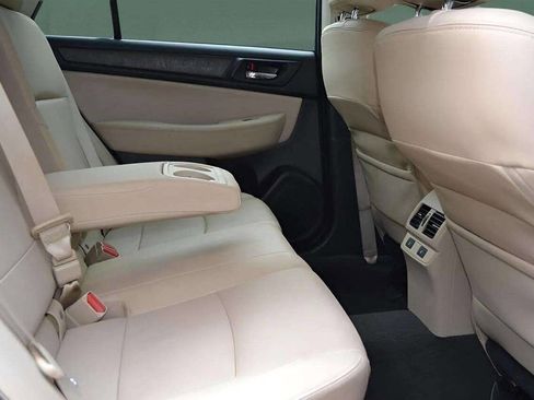 Used 2017 Subaru Outback 2.5i Limited image 29
