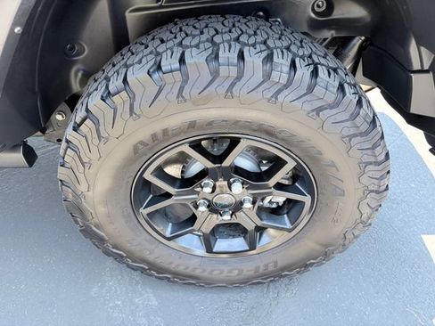 Used 2024 Jeep Wrangler Unlimited AWD/4WD image 26