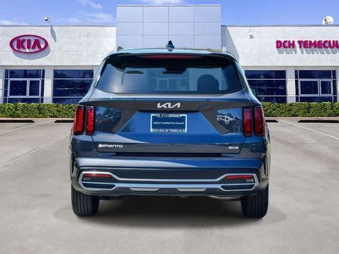 Certified 2023 Kia Sorento EX FWD image 5