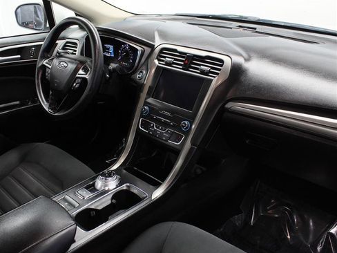 Used 2019 Ford Fusion SE FWD image 10