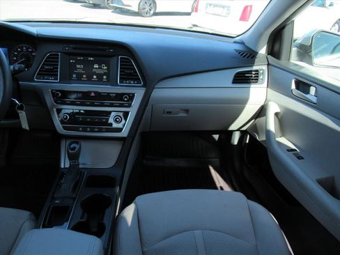 Used 2016 Hyundai Sonata SE image 13