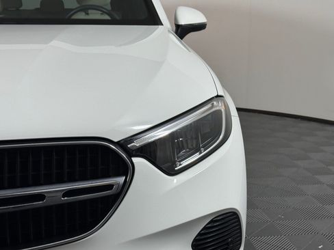 Used 2023 Mercedes-Benz GLC 300 4MATIC image 11