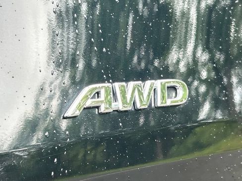 Used 2024 Toyota Sienna XLE w/ XLE Plus Package AWD/4WD image 6