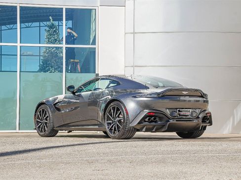 Used 2020 Aston Martin V8 Vantage Coupe image 2