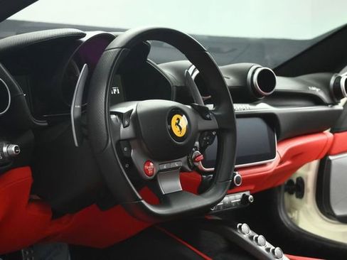 Used 2020 Ferrari Portofino RWD image 40