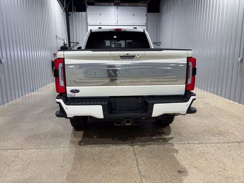 Used 2024 Ford F250 Platinum image 4