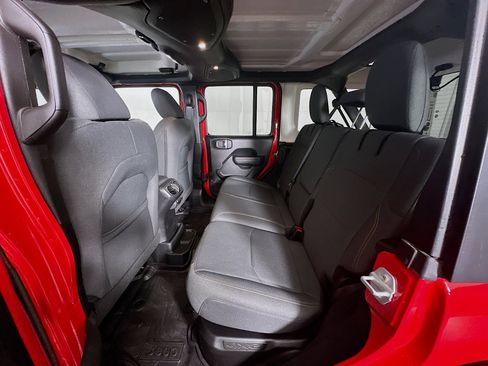 Used 2025 Jeep Wrangler Willys image 25