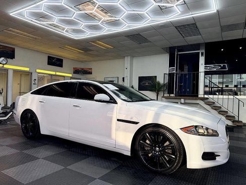 Used 2012 Jaguar XJ L Supercharged RWD image 3
