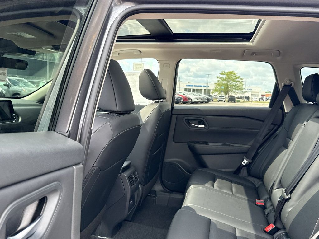 New 2026 Nissan Rogue Dark Armor AWD/4WD image 30