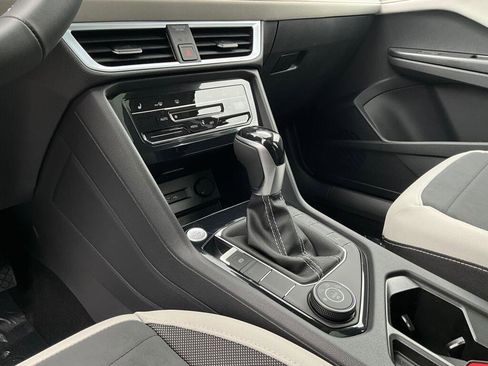 New 2026 Volkswagen Taos SE AWD/4WD image 20