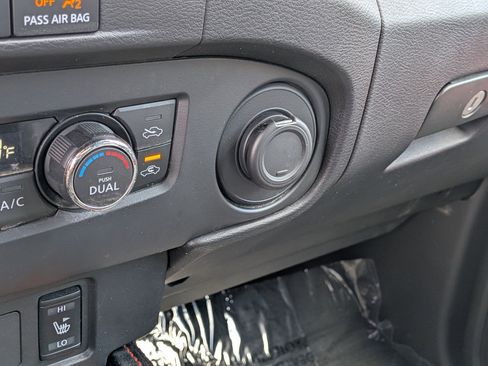 Used 2023 Nissan Frontier Pro-X w/ Pro Convenience Package RWD image 32