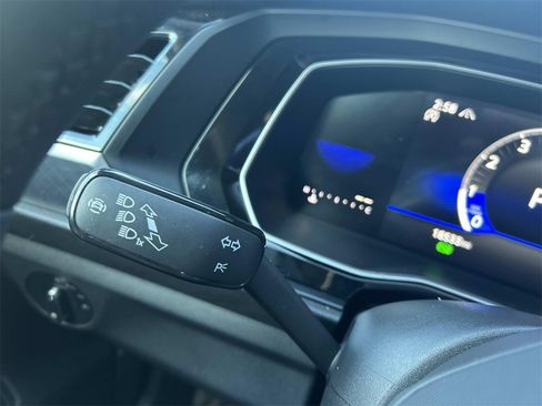 Used 2024 Volkswagen Jetta SE image 24