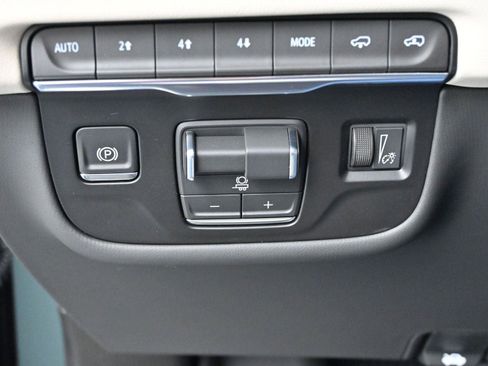 Certified 2026 Cadillac Escalade ESV Sport w/ Touring Package image 28