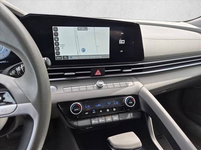 Used 2024 Hyundai Elantra SEL FWD image 15