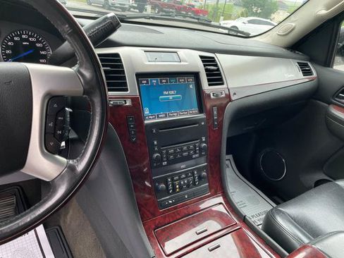 Used 2008 Cadillac Escalade AWD image 17