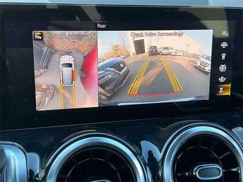 Used 2022 Mercedes-Benz GLB 250 GLB 250 w/ AMG Line image 30