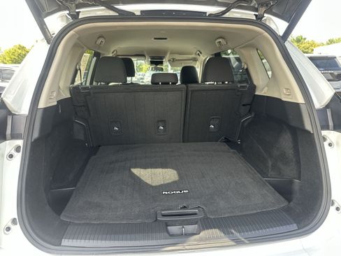 Used 2024 Nissan Rogue SV FWD image 26