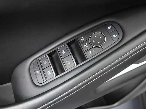 Used 2025 INFINITI QX60 Luxe FWD image 11