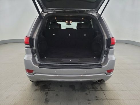 Used 2020 Jeep Grand Cherokee Altitude image 29