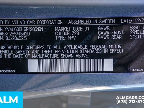 Used 2024 Volvo XC60 T8 Plus w/ Climate Package image 62