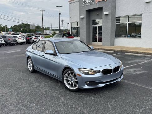Used 2014 BMW 320i Sedan RWD image 8