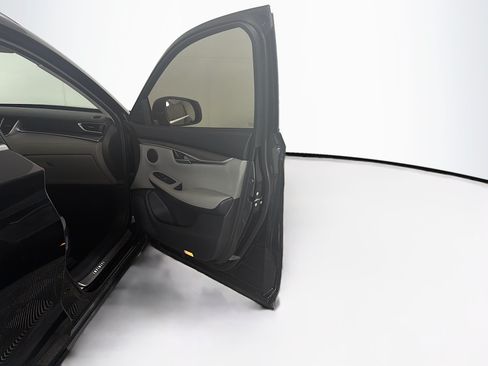Used 2023 INFINITI QX50 Luxe FWD image 32