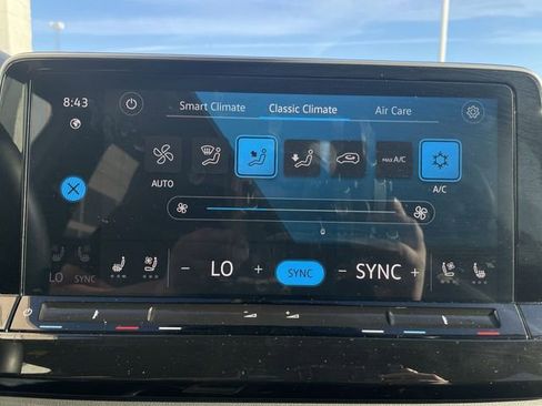 Used 2025 Volkswagen Atlas Cross Sport SE image 18