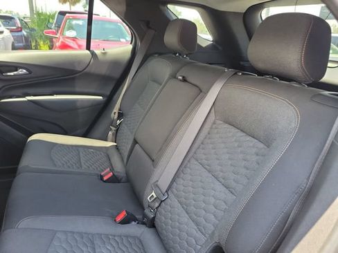 Used 2021 Chevrolet Equinox LT FWD image 11