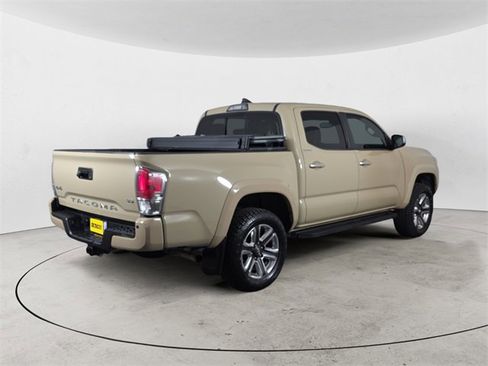 Used 2018 Toyota Tacoma Limited image 5