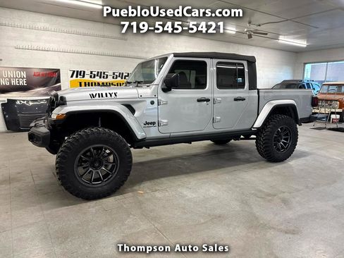 Used 2022 Jeep Gladiator Sport image 1