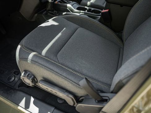 New 2025 Jeep Gladiator Sport image 35