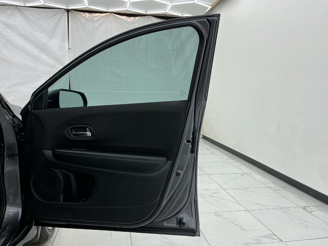 Used 2018 Honda HR-V LX image 19