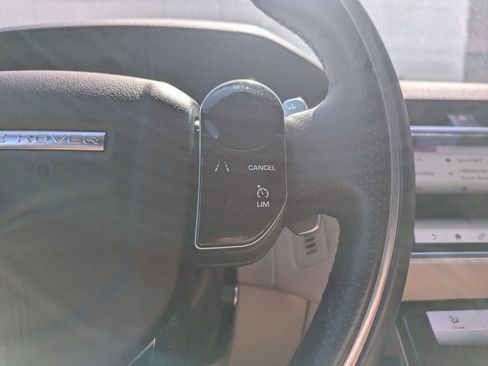 Used 2020 Land Rover Range Rover Velar R-Dynamic S AWD/4WD image 28