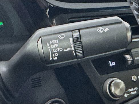 Used 2025 Lexus ES 350 w/ Premium Package FWD image 15