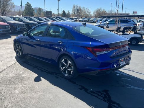 Used 2023 Hyundai Elantra SEL w/ Convenience Package image 11