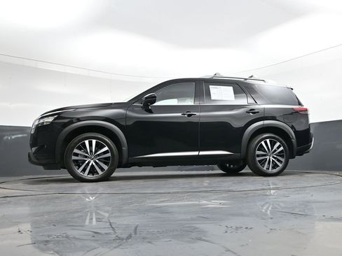 Used 2024 Nissan Pathfinder Platinum w/ Cargo Package image 45