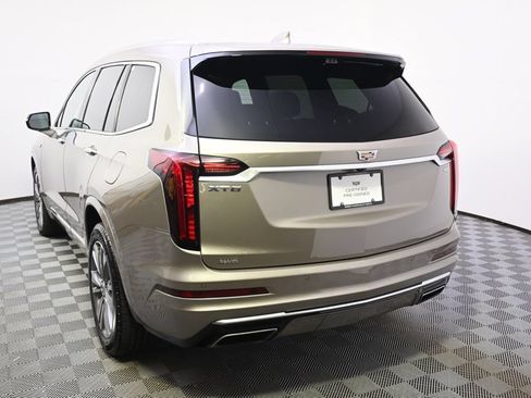 Used 2022 Cadillac XT6 Premium Luxury w/ Platinum Package AWD/4WD image 4