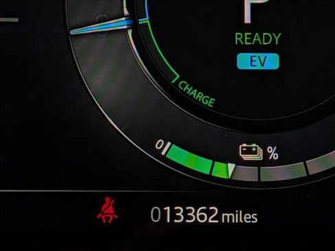 Used 2025 Land Rover Range Rover SE image 9